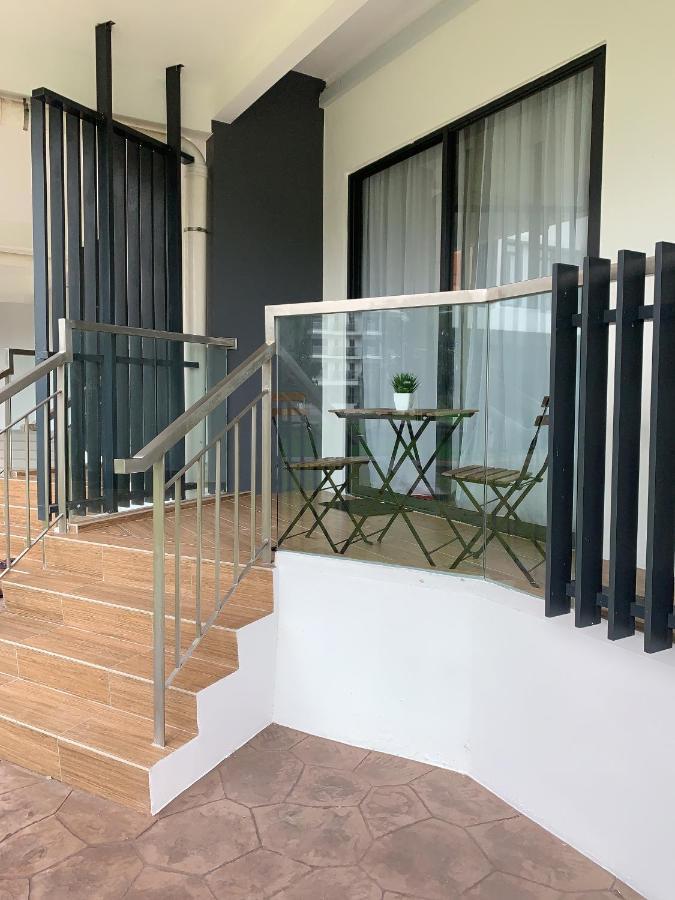 Timur Bay Groundfloor Pool & Seaview Kuantan Bagian luar foto