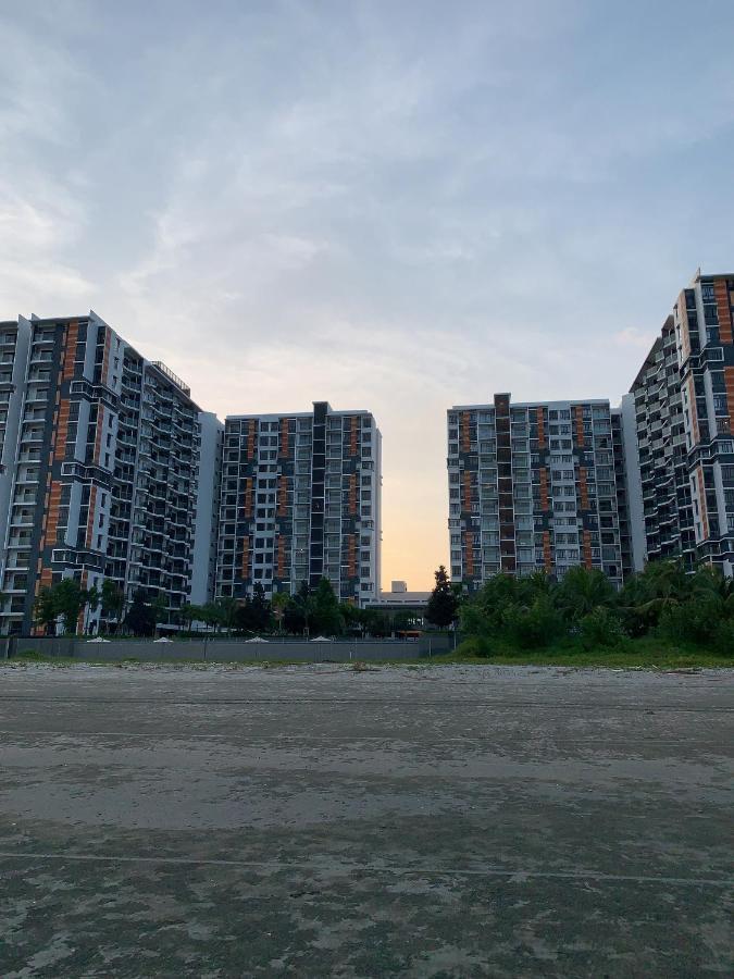 Timur Bay Groundfloor Pool & Seaview Kuantan Bagian luar foto