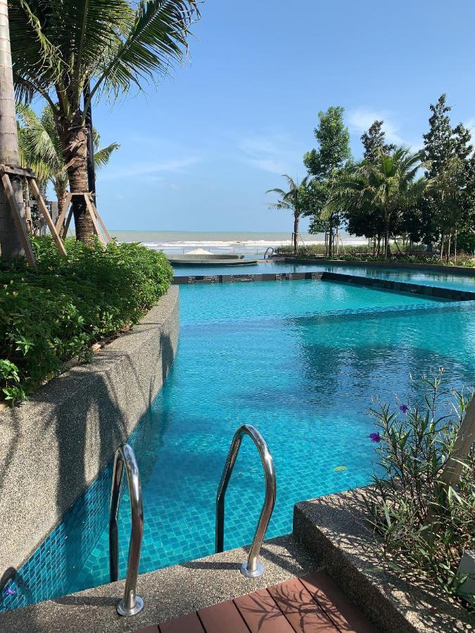 Timur Bay Groundfloor Pool & Seaview Kuantan Bagian luar foto