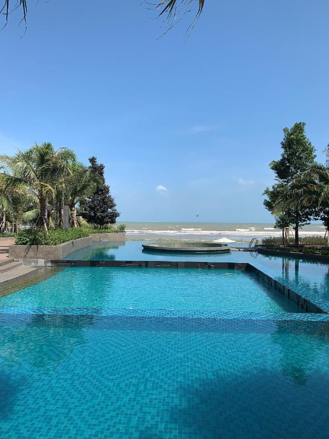 Timur Bay Groundfloor Pool & Seaview Kuantan Bagian luar foto