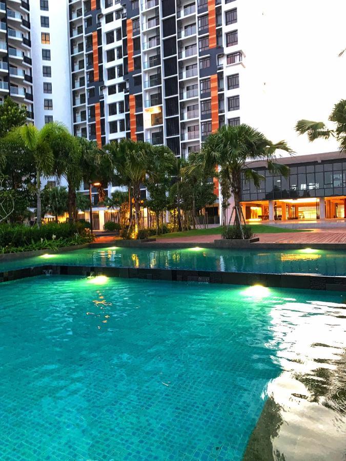 Timur Bay Groundfloor Pool & Seaview Kuantan Bagian luar foto