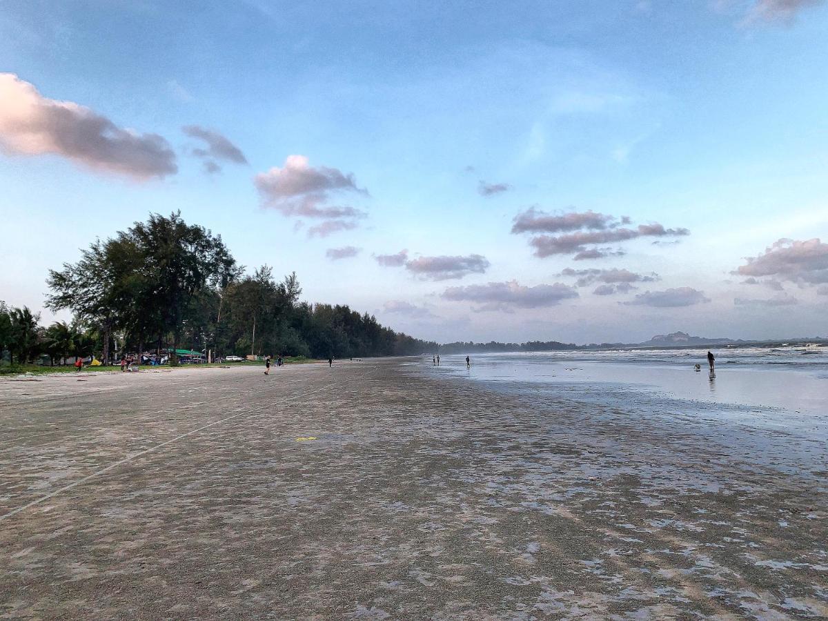 Timur Bay Groundfloor Pool & Seaview Kuantan Bagian luar foto