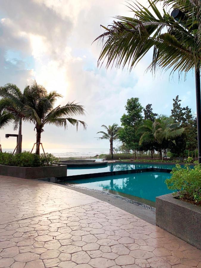 Timur Bay Groundfloor Pool & Seaview Kuantan Bagian luar foto